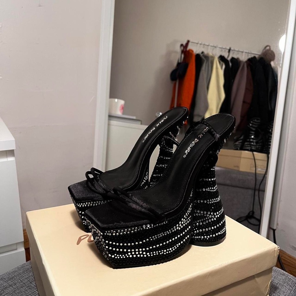 public desire silhouette diamond heels